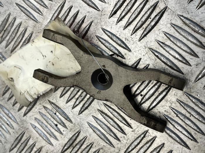 Fuel injector clamp holder