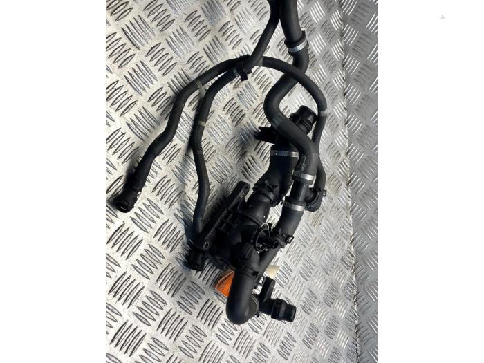Begagnade Termostathus Mercedes A (177.0) 1.5 A-180d Pris € 125,00 Marginaltabell erbjuds av EU Engines & Parts BV