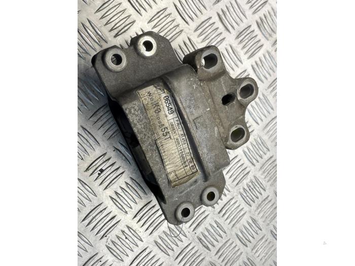 Usagé Support moteur Seat Leon (1P1) 2.0 TDI 16V FR Prix € 25,00 Règlement à la marge proposé par EU Engines & Parts BV