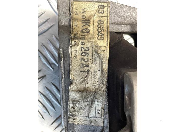 Engine mount from a Volkswagen Golf IV Variant (1J5) 1.9 TDI 100 2006