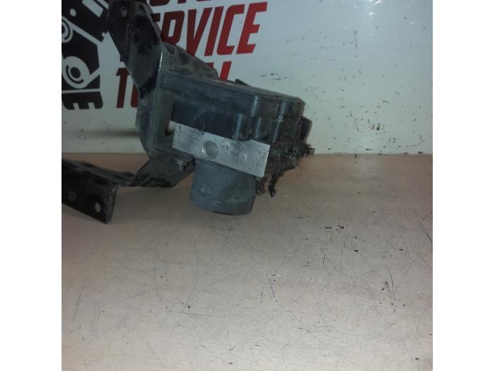 Usagé Bloc ABS Iveco New Daily VI 33S11,35C11, 35S11 Prix € 150,00 Règlement à la marge proposé par EU Engines & Parts BV