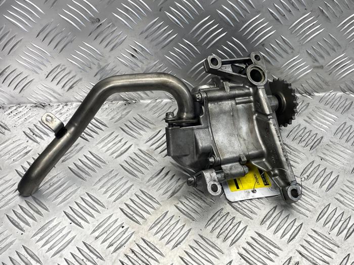 Używane Pompa oleju Mercedes C (W204) 2.2 C-200 CDI 16V Cena € 60,50 Z VAT oferowane przez EU Engines & Parts BV