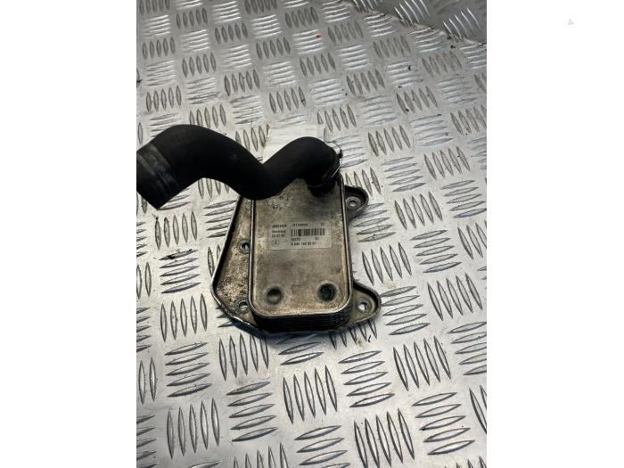 Gebrauchte Ölkühler Mercedes C (W203) 2.2 C-220 CDI 16V Preis € 45,00 Margenregelung angeboten von EU Engines & Parts BV