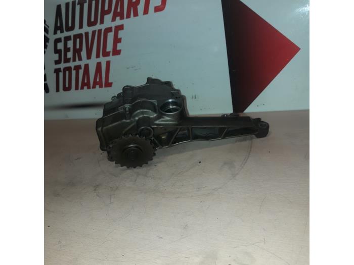 Gebrauchte Ölpumpe Mercedes Vito (639.6) 3.0 122 CDI V6 24V Preis € 50,00 Margenregelung angeboten von EU Engines & Parts BV