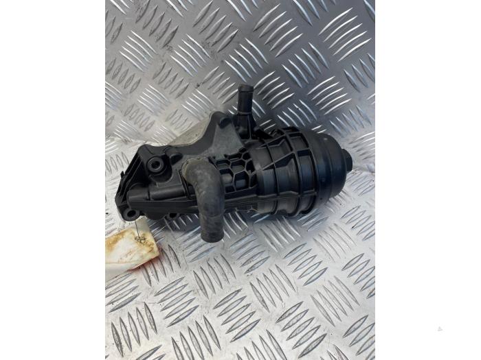 Gebrauchte Ölkühler Mercedes A (W176) 1.6 A-180 16V Preis € 40,00 Margenregelung angeboten von EU Engines & Parts BV