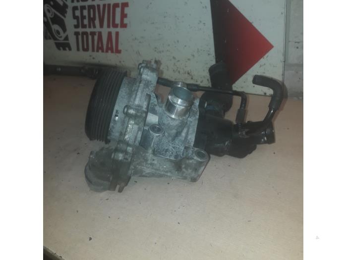 Używane Pompa wodna Mercedes B (W246/W242) 2.1 B-220 CDI BlueEFFICIENCY,d 16V Cena € 75,00 Procedura marży oferowane przez EU Engines & Parts BV