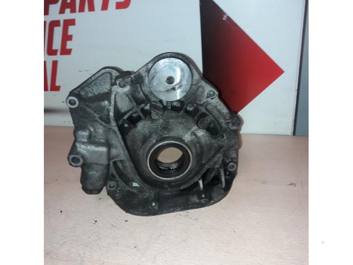 Używane Pompa oleju Mercedes Sprinter 3,5t (906.73) 316 CDI 16V Cena € 75,00 Procedura marży oferowane przez EU Engines & Parts BV