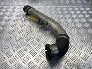 Intercooler Rohr van een Mercedes-Benz C Estate (S205) C-220 d 2.2 16V 4-Matic 2018