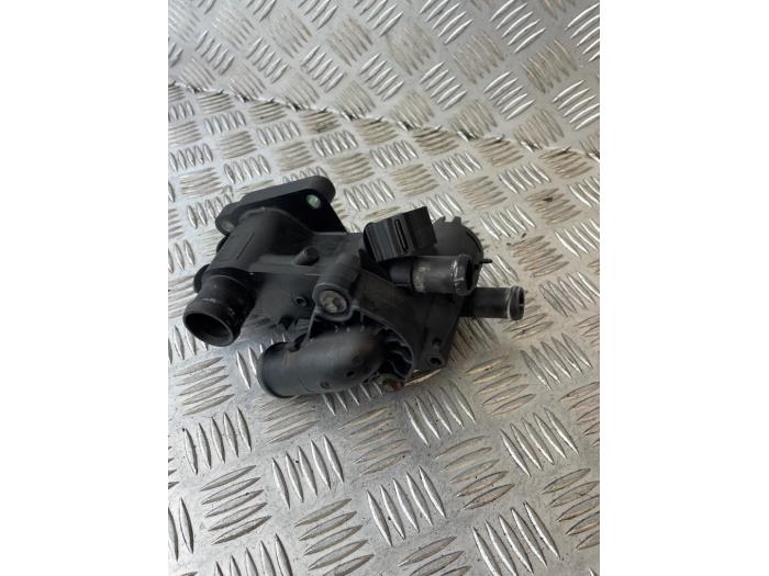 Używane Termostat Volkswagen Polo V (6R) 1.4 16V Cena € 25,00 Procedura marży oferowane przez EU Engines & Parts BV