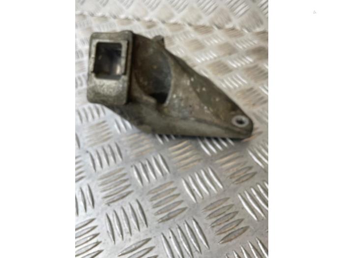 Used Engine mount BMW 7 serie (F01/02/03/04) 750i,Li,LiS V8 32V Price € 45,00 Margin scheme offered by EU Engines & Parts BV