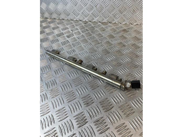 Usagé Système d'injection BMW 7 serie (F01/02/03/04) 750i,Li xDrive V8 32V Prix € 95,00 Règlement à la marge proposé par EU Engines & Parts BV