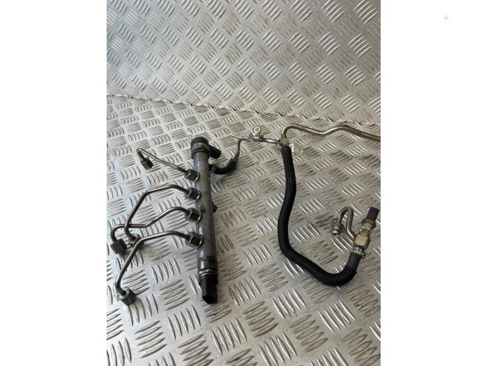 Usagé Système d'injection Mercedes A (177.0) 2.0 A-200d Prix € 75,00 Règlement à la marge proposé par EU Engines & Parts BV