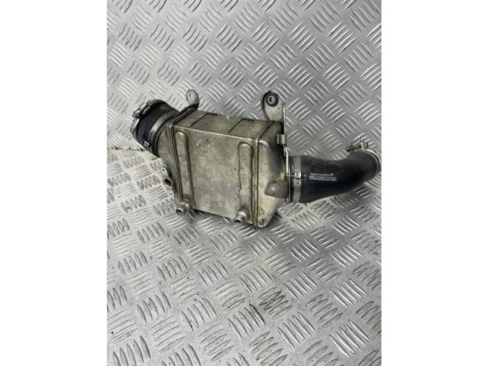 Usados Intercooler BMW 7 serie (F01/02/03/04) Active Hybrid V8 32V Precio € 70,00 Norma de margen ofrecido por EU Engines & Parts BV