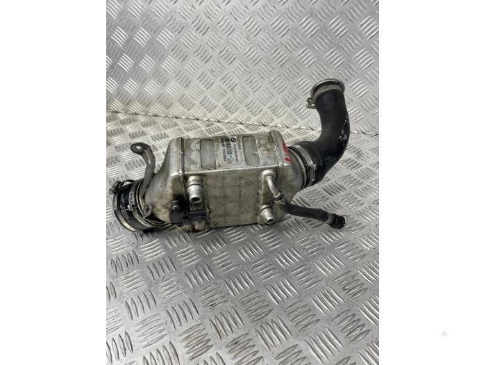 Usados Intercooler BMW 7 serie (F01/02/03/04) 750i,Li xDrive V8 32V Precio € 70,00 Norma de margen ofrecido por EU Engines & Parts BV