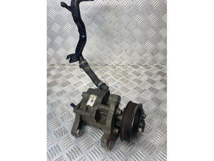 Używane Pompa wodna BMW 7 serie (F01/02/03/04) 730d 24V Cena € 75,00 Procedura marży oferowane przez EU Engines & Parts BV