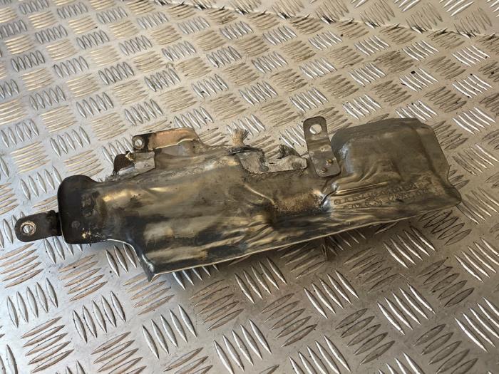 Begagnade Värmesköld Mercedes E (W213) E-220d 2.0 Turbo 16V Pris € 15,00 Marginaltabell erbjuds av EU Engines & Parts BV