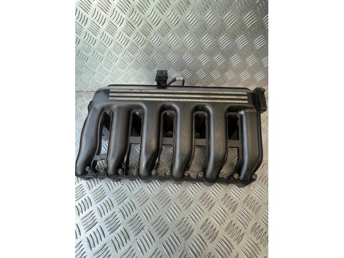 Gebrauchte Ansaugbrugge BMW 5 serie (E39) 530d 24V Preis € 100,00 Margenregelung angeboten von EU Engines & Parts BV