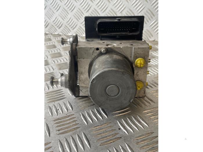 Begagnade ABS-pump Volkswagen Crafter 2.5 TDI 30/32/35 Pris € 95,00 Marginaltabell erbjuds av EU Engines & Parts BV