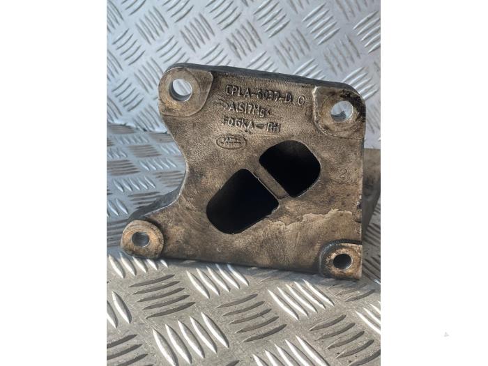 Used Engine mount Landrover Range Rover IV (LG) 4.4 SDV8 32V Price € 75,00 Margin scheme offered by EU Engines & Parts BV