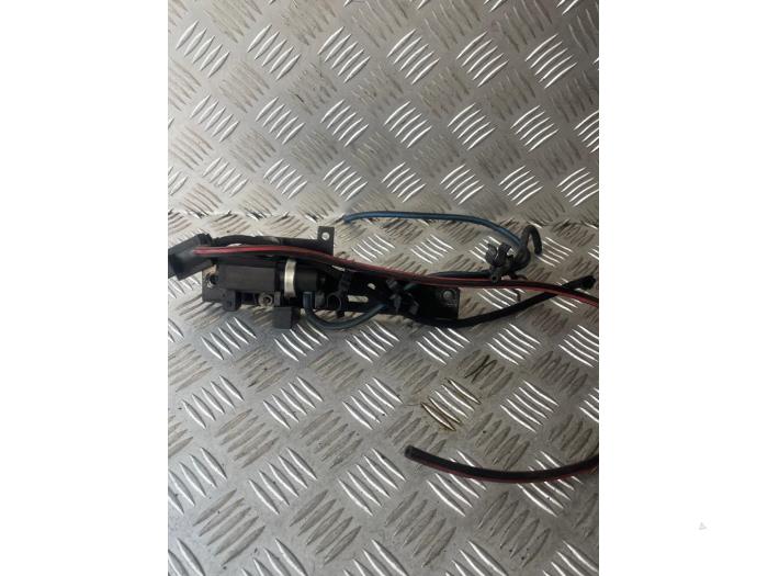 Begagnade Laddtryckssensor BMW 5 serie Touring (E39) 530d 24V Pris € 20,00 Marginaltabell erbjuds av EU Engines & Parts BV