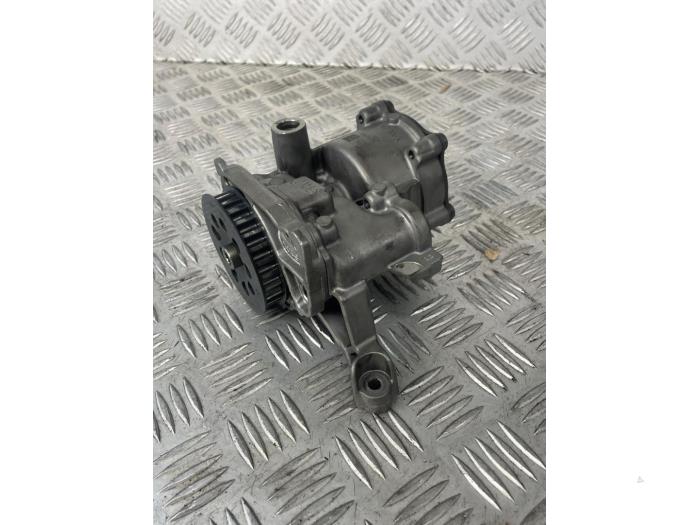 Gebrauchte Ölpumpe Volkswagen Crafter (SY) 2.0 TDI 4Motion Preis € 50,00 Margenregelung angeboten von EU Engines & Parts BV