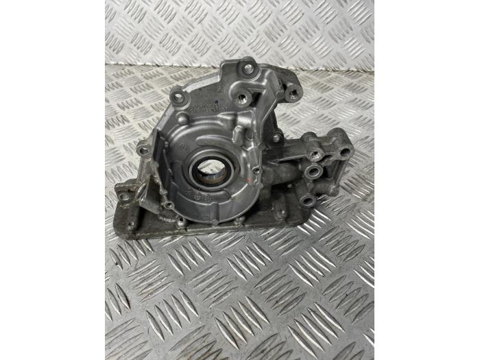 Gebrauchte Ölpumpe Volkswagen T-Roc I 1.5 TSI 16V Preis € 75,00 Margenregelung angeboten von EU Engines & Parts BV