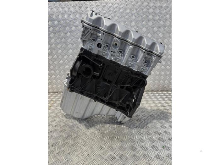 Motor van een Volkswagen Crafter 2.5 TDI 28/30/32/35 MWB 2010