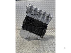 Motor van een Volkswagen Crafter 2.5 TDI 28/30/32/35 MWB 2010
