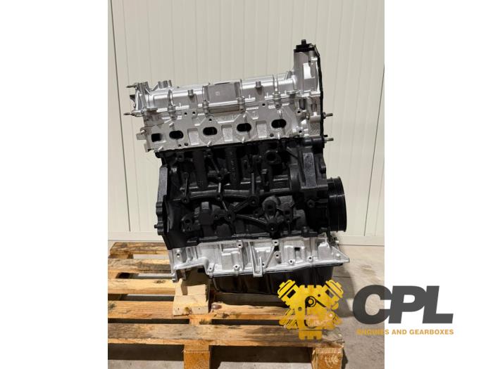 Engine from a Ford Transit 2.0 TDCi 16V Eco Blue 170 RWD