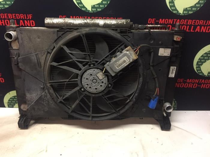 Usagé Radiateur Mercedes B (W245) 2.0 B-200 16V Turbo Prix € 250,00 Règlement à la marge proposé par Auto Demontage Vijfhuizen