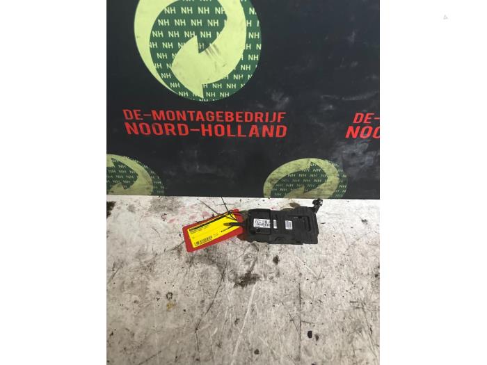Begagnade Däcktrycksmodul Peugeot 3008 Pris € 30,00 Marginaltabell erbjuds av Auto Demontage Vijfhuizen