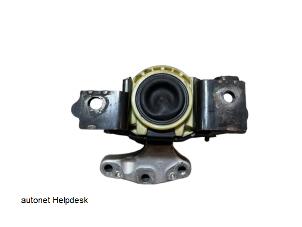 Engine mount from a Citroën C3 (SC) 1.6 HDi 92 2013