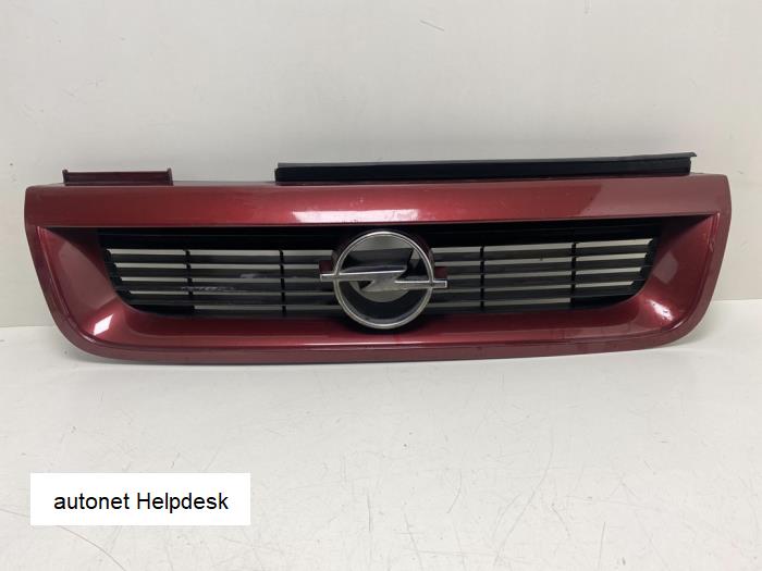 Begagnade Grill Opel Vectra A (86/87) 1.8 i Pris på förfrågan erbjuds av DEMO Autonet Ves-1