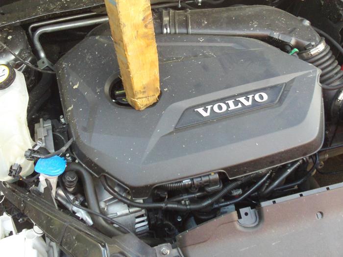 Volvo V40 Cross Country (MZ) 1.6 T4 GTDi 16V (salvage