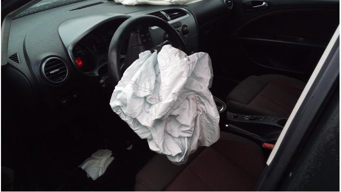 Seat Leon 1.6 Épave (2007, Noir)