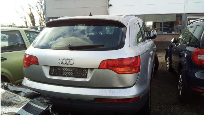 Audi Q7 3.0 TDI V6 24V Épave (2006, Gris argenté)