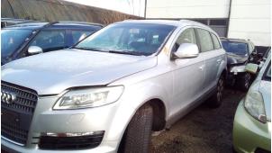 Audi Q7 3.0 TDI V6 24V Épave (2006, Gris argenté)