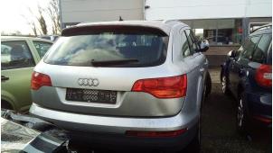 Audi Q7 3.0 TDI V6 24V Épave (2006, Gris argenté)