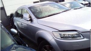 Audi Q7 3.0 TDI V6 24V Épave (2006, Gris argenté)