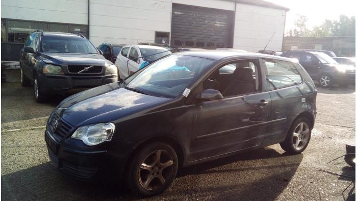 Volkswagen Polo IV 1.2 Samochód złomowany (2007, Niebieski)