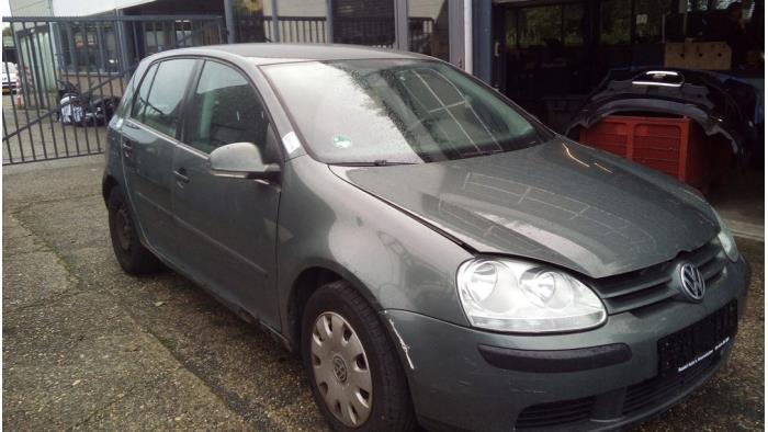 Volkswagen Golf V 1.6 FSI 16V Salvage vehicle (2005, Green)