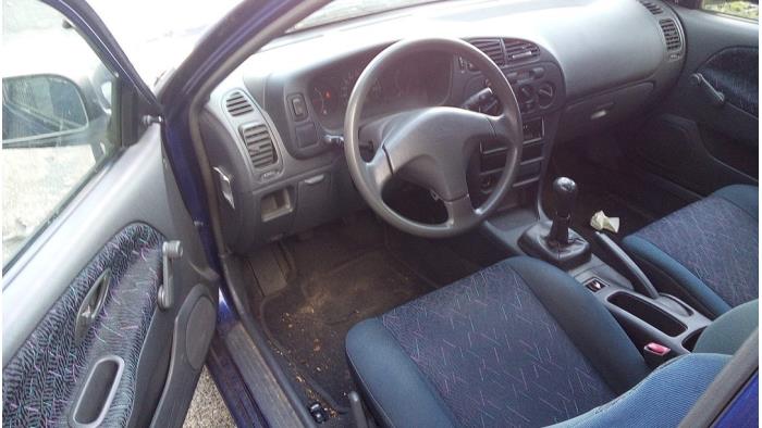 Mitsubishi Colt 1.3 GL,GLX 12V Vehículo de desguace (1999, Azul)