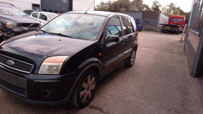 Ford Fusion 1.4 16V Samochód złomowany (2007, Czarny)