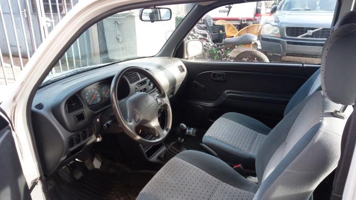 Daihatsu Cuore Skrotfordon (2003, WIT)