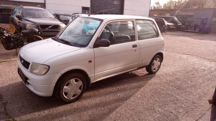 Daihatsu Cuore Skrotfordon (2003, WIT)
