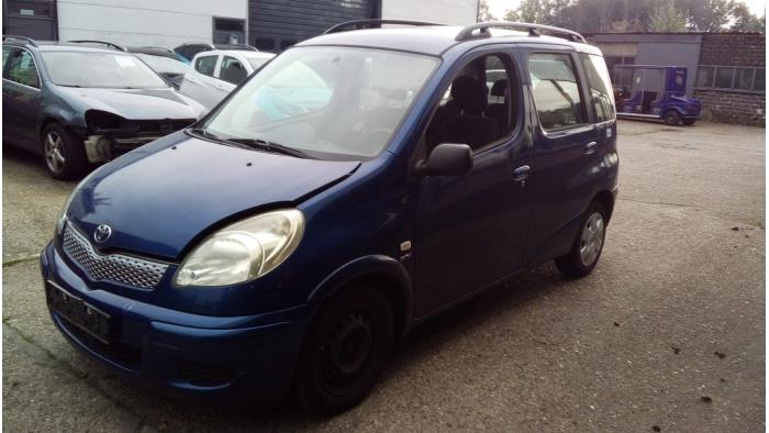 Toyota Yaris Verso 1.3 16V Salvage vehicle (2003, Blue)