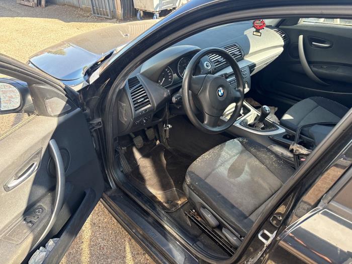 BMW 1 serie 116i 1.6 16V Vehículo de desguace (2005, Negro)