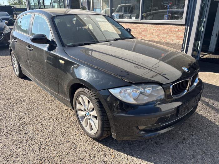 BMW 1 serie 116i 1.6 16V Vehículo de desguace (2005, Negro)