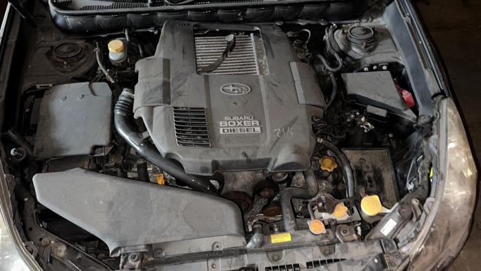 Subaru Legacy Wagon 2.0 D 16V Vehículo de desguace (2011, Oscuro, Azul)
