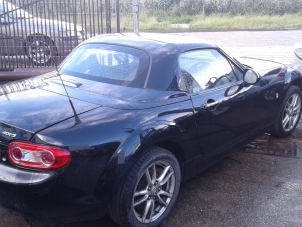 Mazda MX-5 1.8i 16V Samochód złomowany (2009, Czarny)